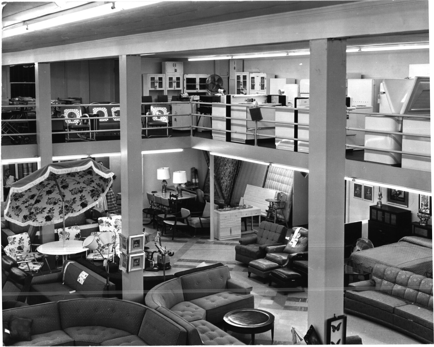 Early Tifton showroom