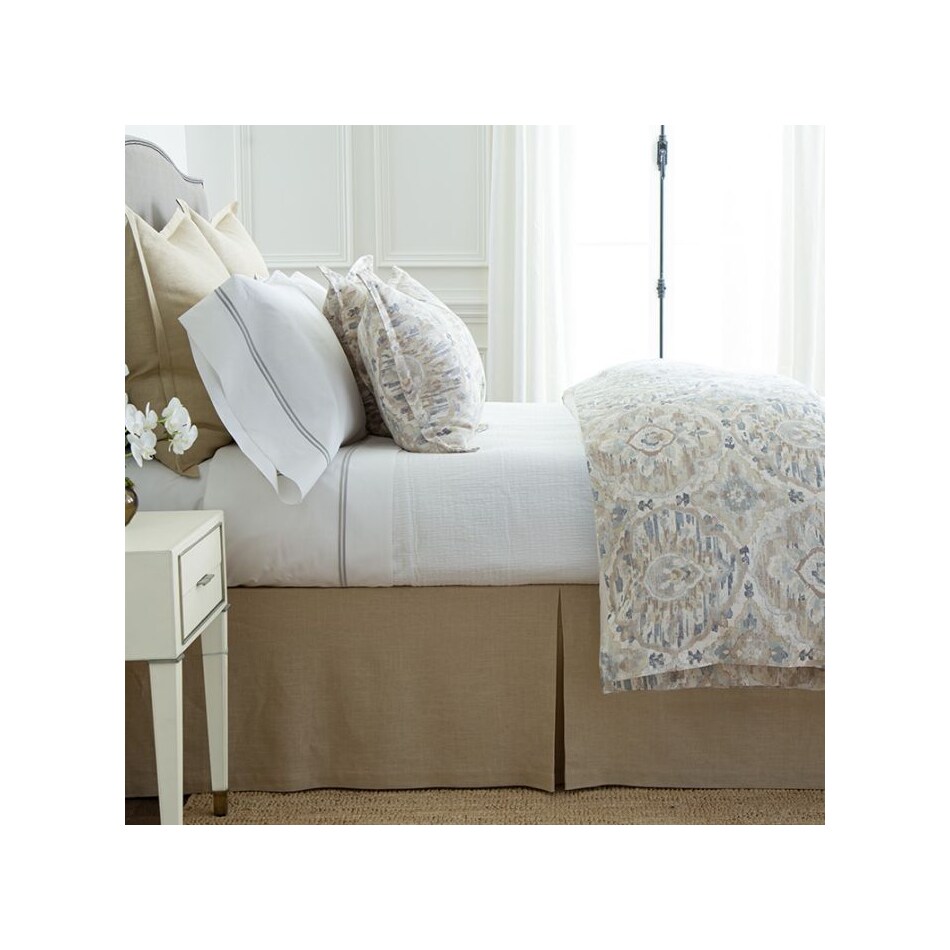 bedspreads pillows   