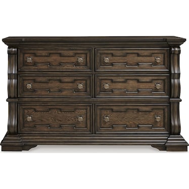 Maylee Dresser